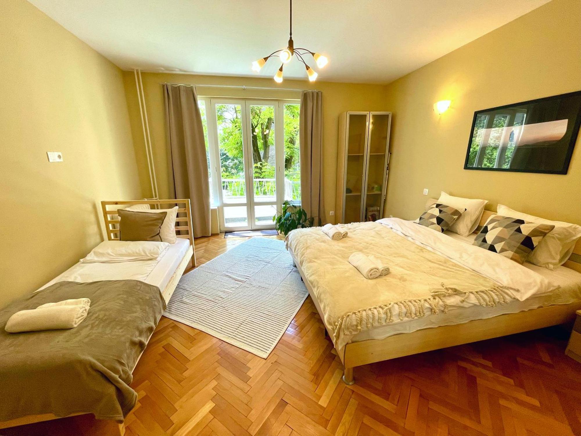 Bohemian Bright & Calm 2Br - Top Center - Private Balcony 소피아 외부 사진