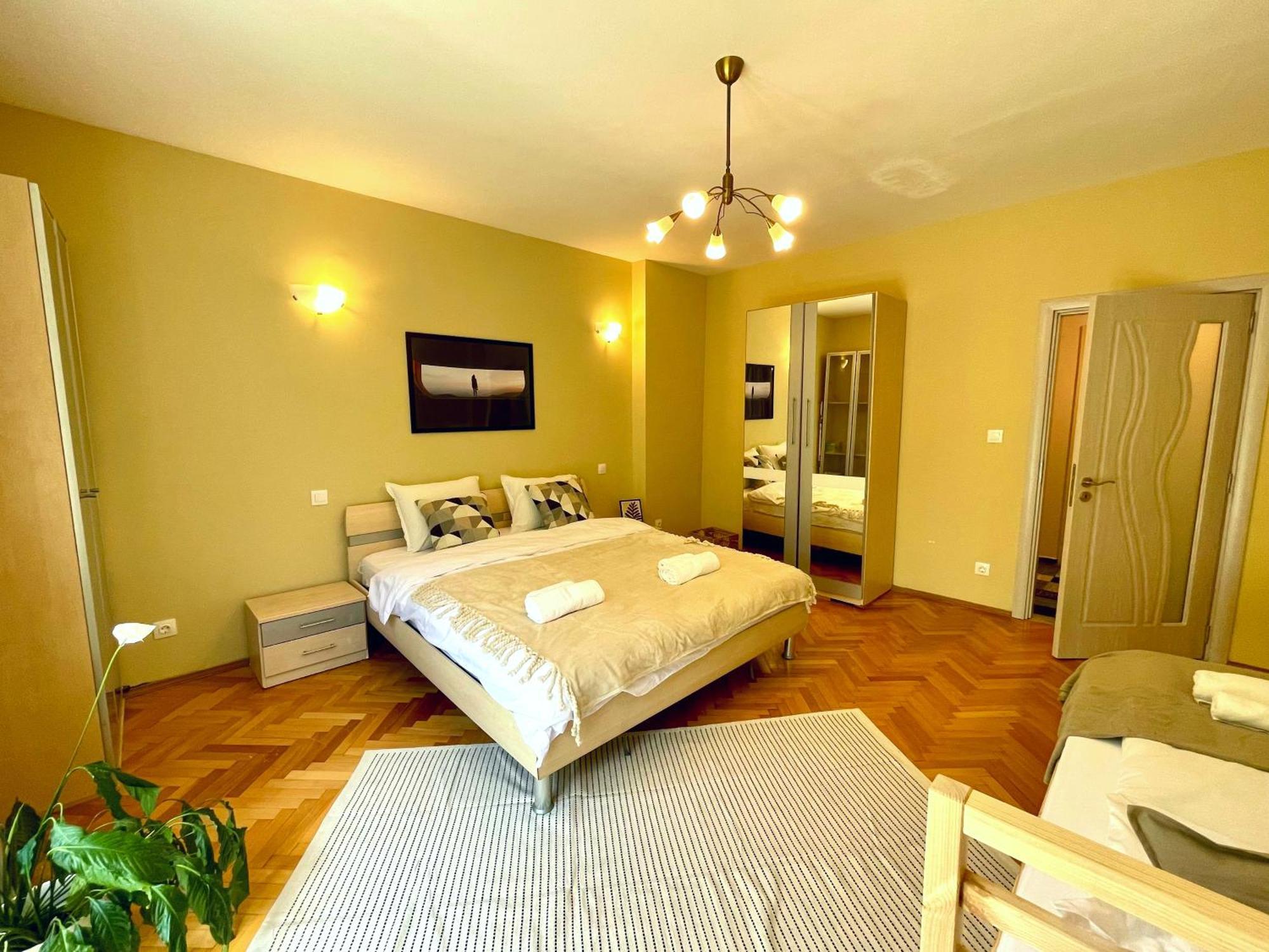 Bohemian Bright & Calm 2Br - Top Center - Private Balcony 소피아 외부 사진