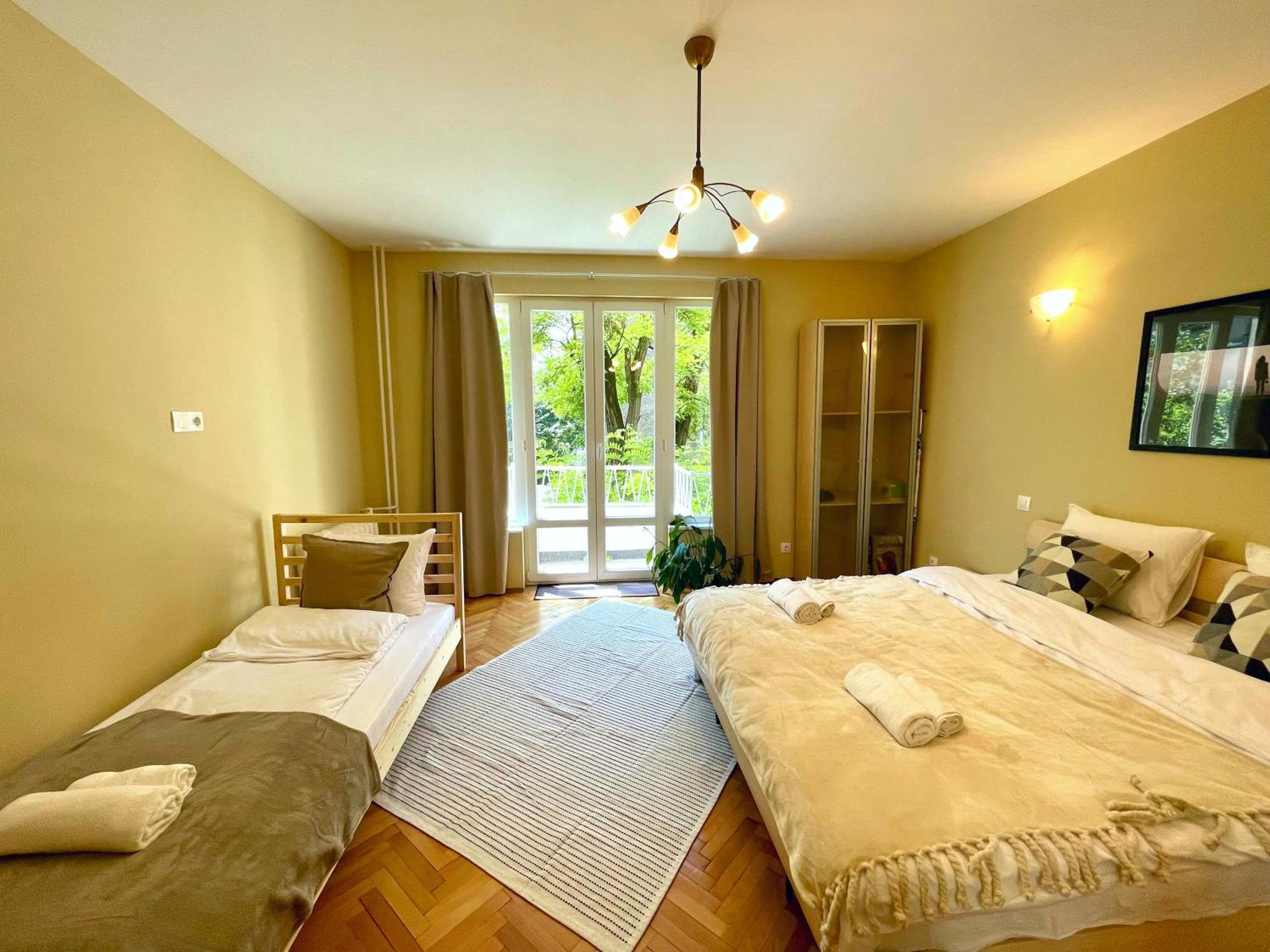 Bohemian Bright & Calm 2Br - Top Center - Private Balcony 소피아 외부 사진