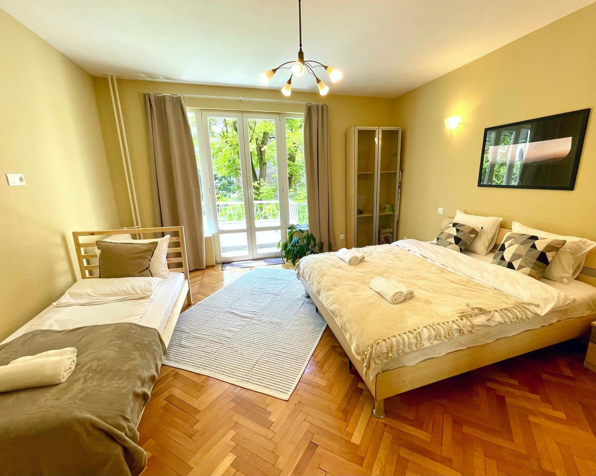 Bohemian Bright & Calm 2Br - Top Center - Private Balcony 소피아 외부 사진