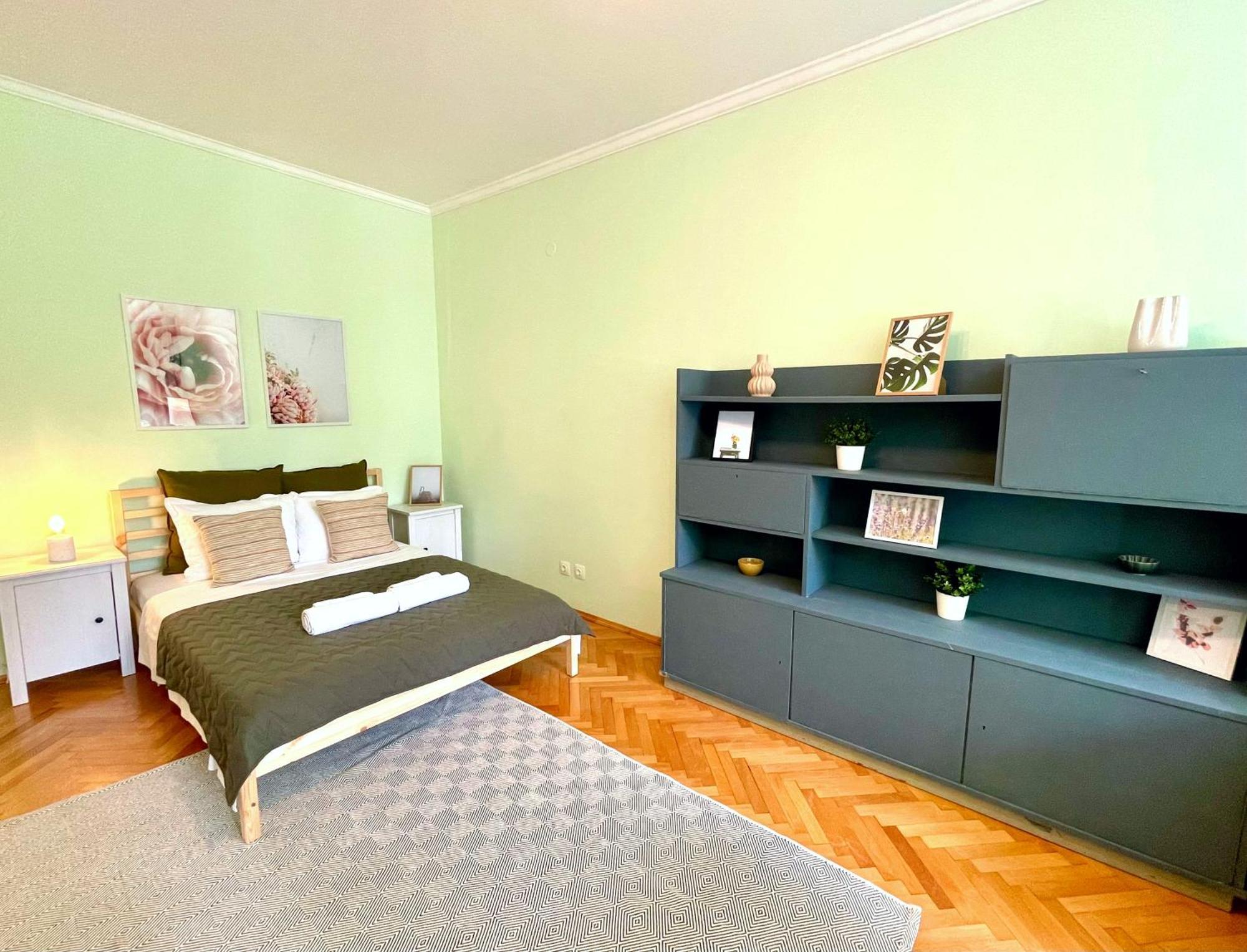 Bohemian Bright & Calm 2Br - Top Center - Private Balcony 소피아 외부 사진