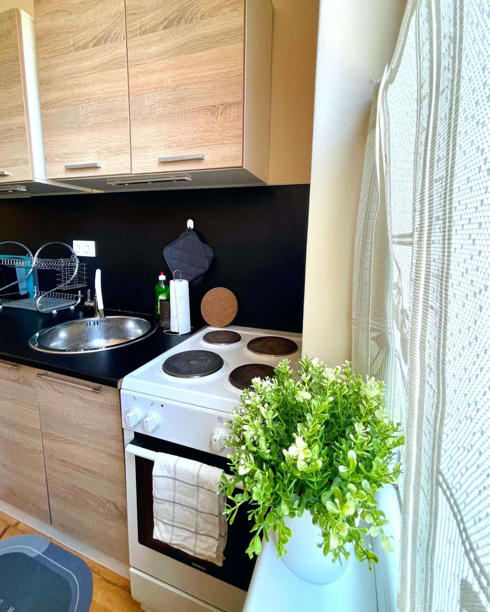 Bohemian Bright & Calm 2Br - Top Center - Private Balcony 소피아 외부 사진