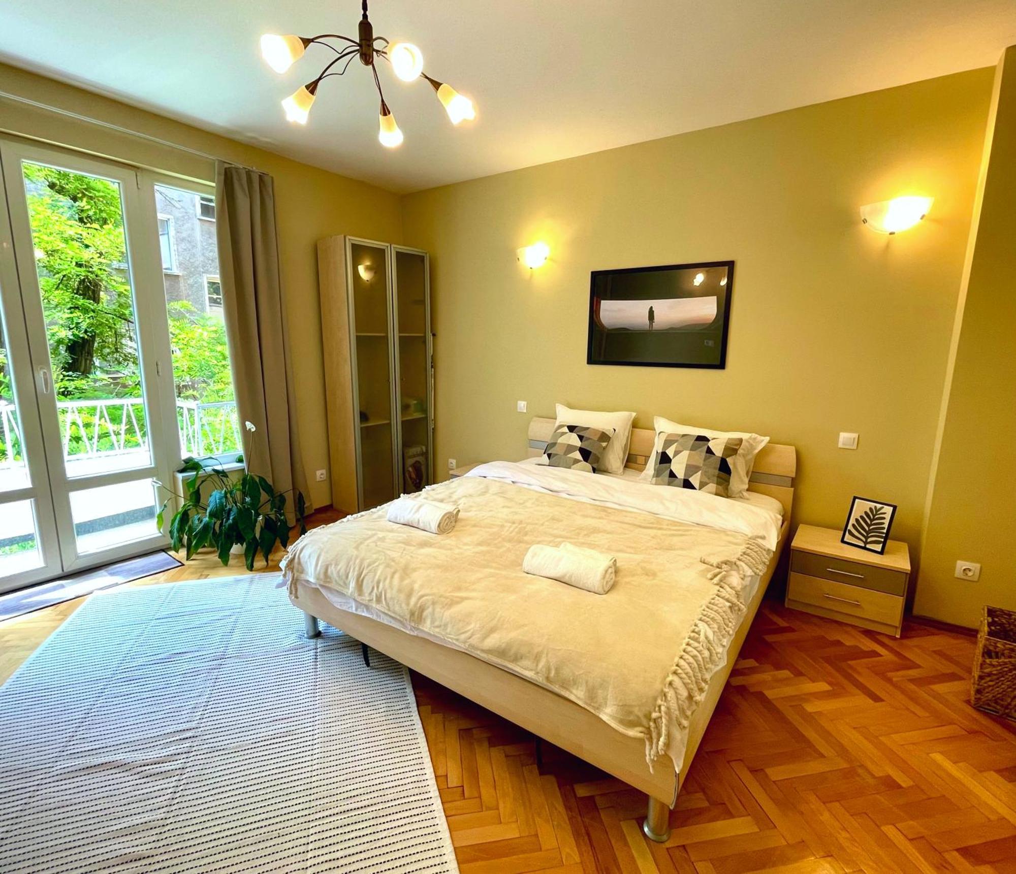 Bohemian Bright & Calm 2Br - Top Center - Private Balcony 소피아 외부 사진