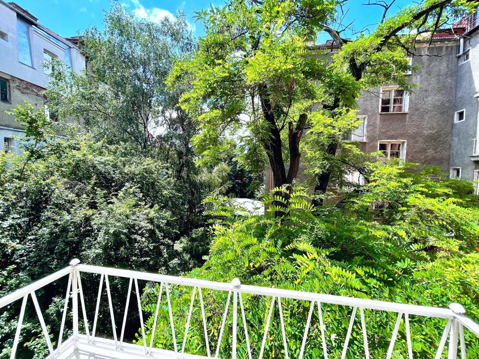 Bohemian Bright & Calm 2Br - Top Center - Private Balcony 소피아 외부 사진